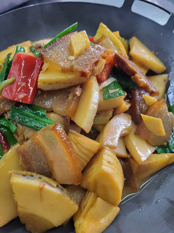 农家黑毛猪腊肉干豆角锅仔